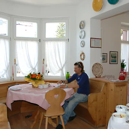 Szálloda Oasi 2*