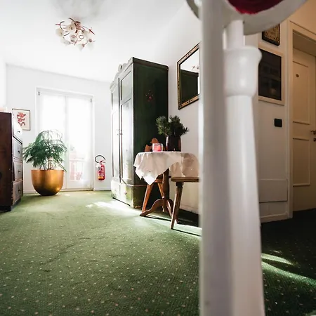 Oasi 2* كورتينا دامبيتزو